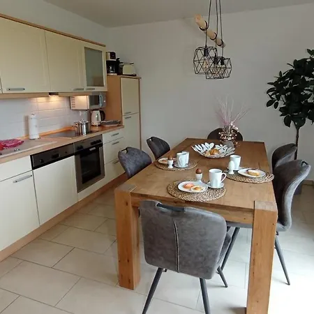 Familienresidenz Sandrews بيت للعطل *