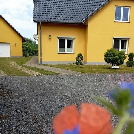 Familienresidenz Sandrews *